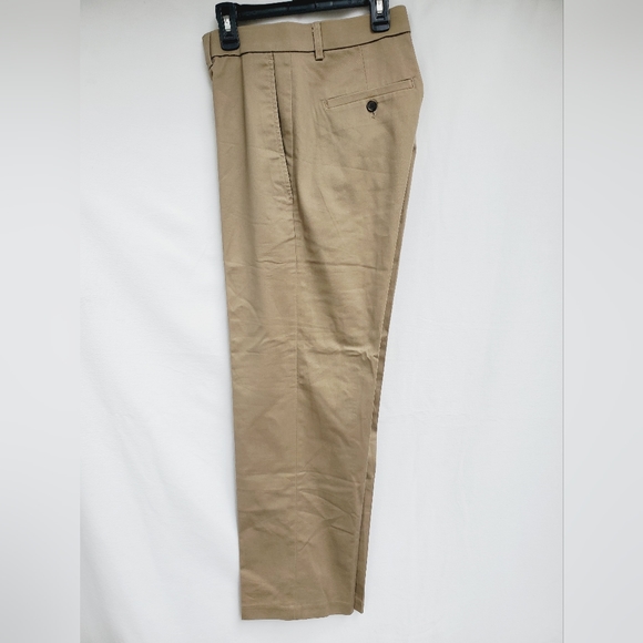 Haggar Premium No Iron Khaki Flat Front Straight Fit Tan Men's Size 32x30 - Picture 2 of 6